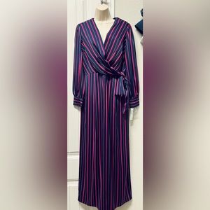 Long sleeve, elegant jumpsuit w/tags on